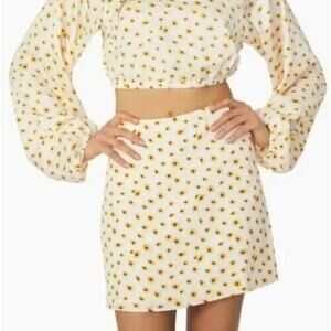 WeWoreWhat Mini Slip Skirt Floral Ditsy Daisies Ivory Medium